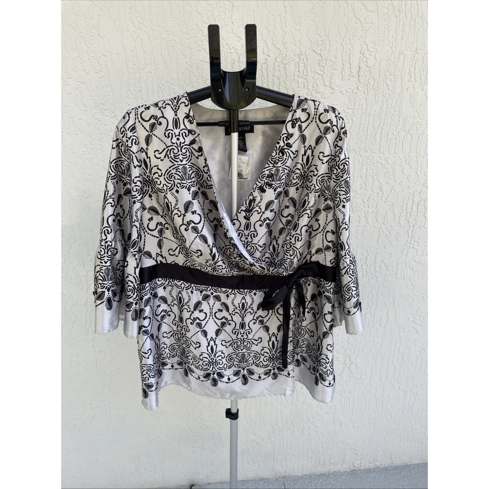Lane Bryant Size 18/20 Black and White silky embellished holiday blouse‎
